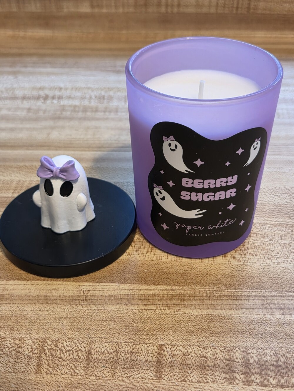 Berry Sugar NWT One Wick Candle W/Ghost Topped Lid - Picture 2 of 3